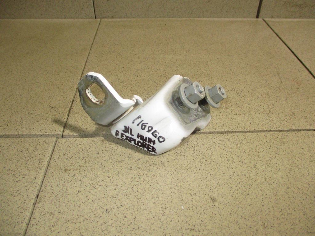 Петля двери задней левой нижняя, 1000 рублей, Пермь