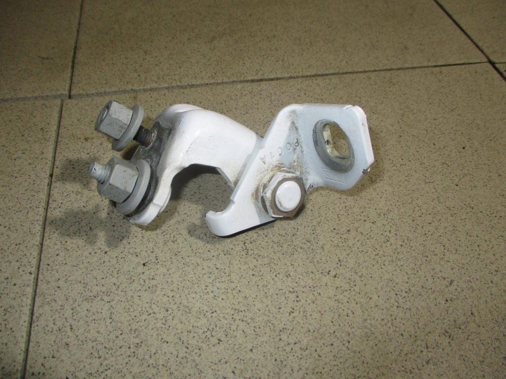 Петля двери задней левой верхняя, 1000 рублей, Пермь