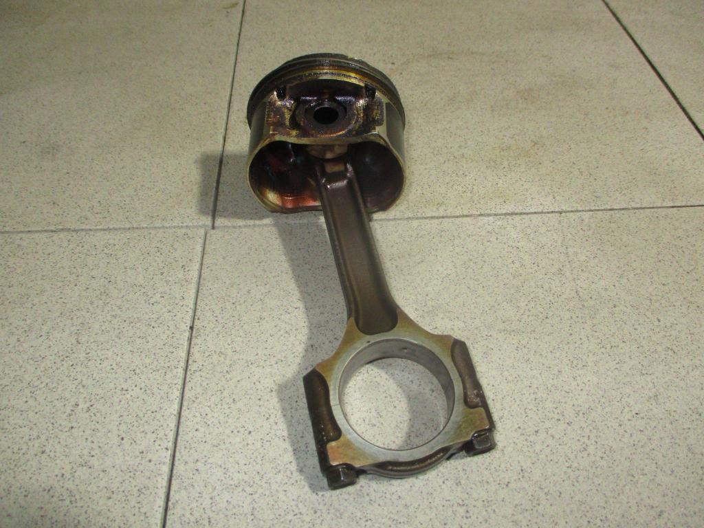 Поршень с шатуном, 2500 рублей, Пермь