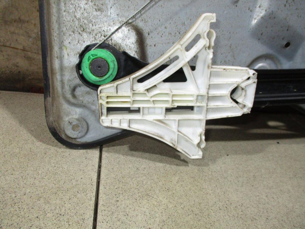 Стеклоподъемник механический задний левый, 500 рублей, Пермь