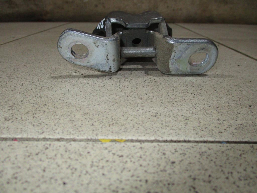 Петля двери задней левой верхняя, 500 рублей, Пермь