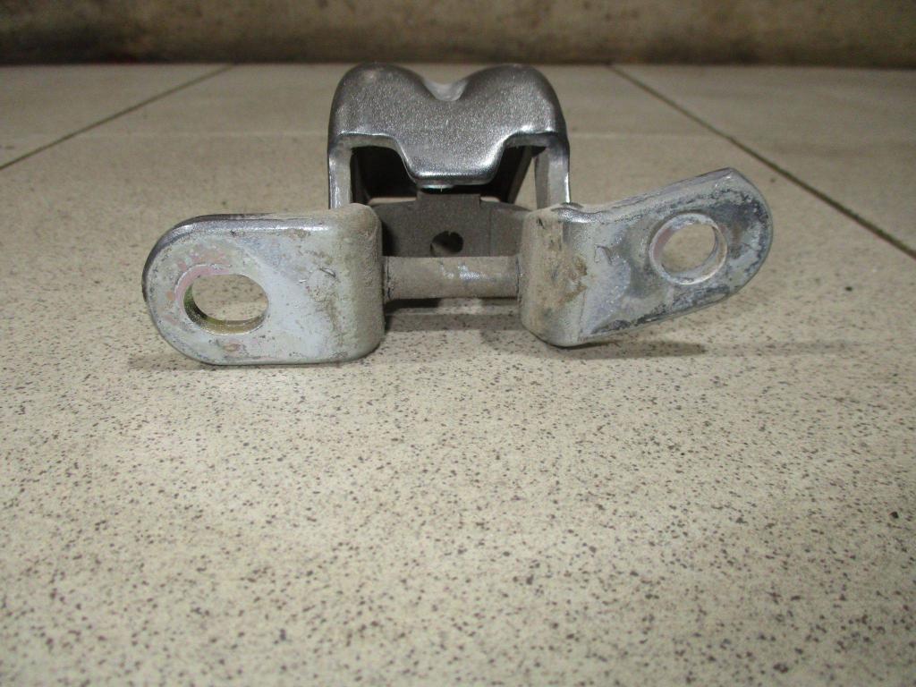 Петля двери задней левой нижняя, 500 рублей, Пермь