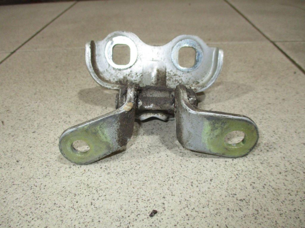 Петля двери передней левой нижняя, 500 рублей, Пермь