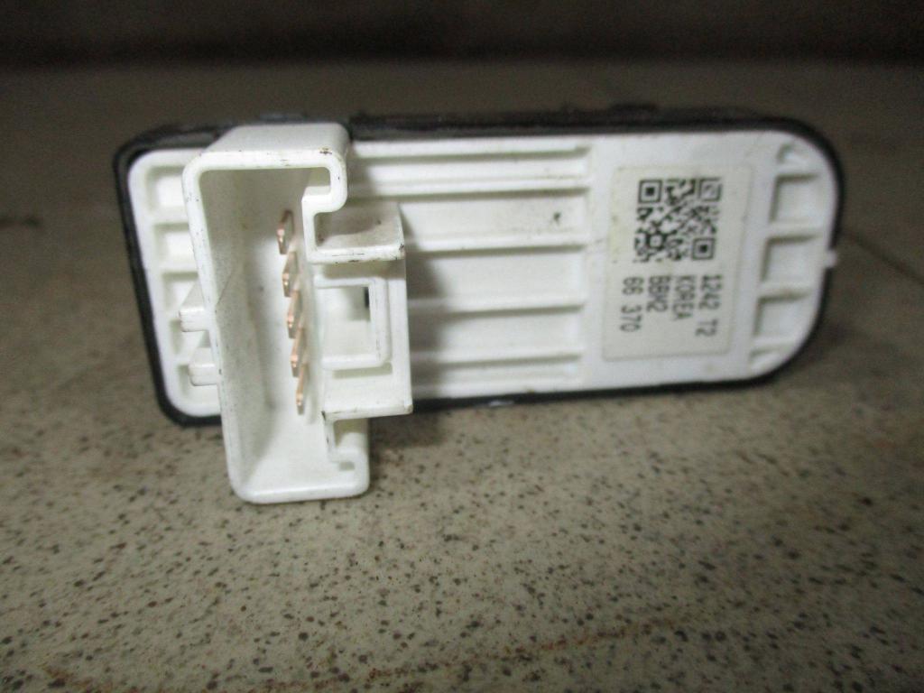 Кнопка стеклоподъемника, 500 рублей, Пермь