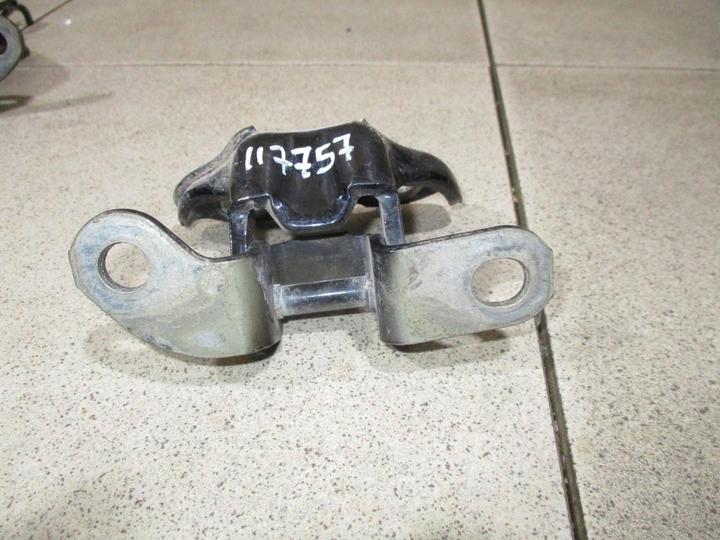 Петля двери задней левой верхняя, 2000 рублей, Пермь