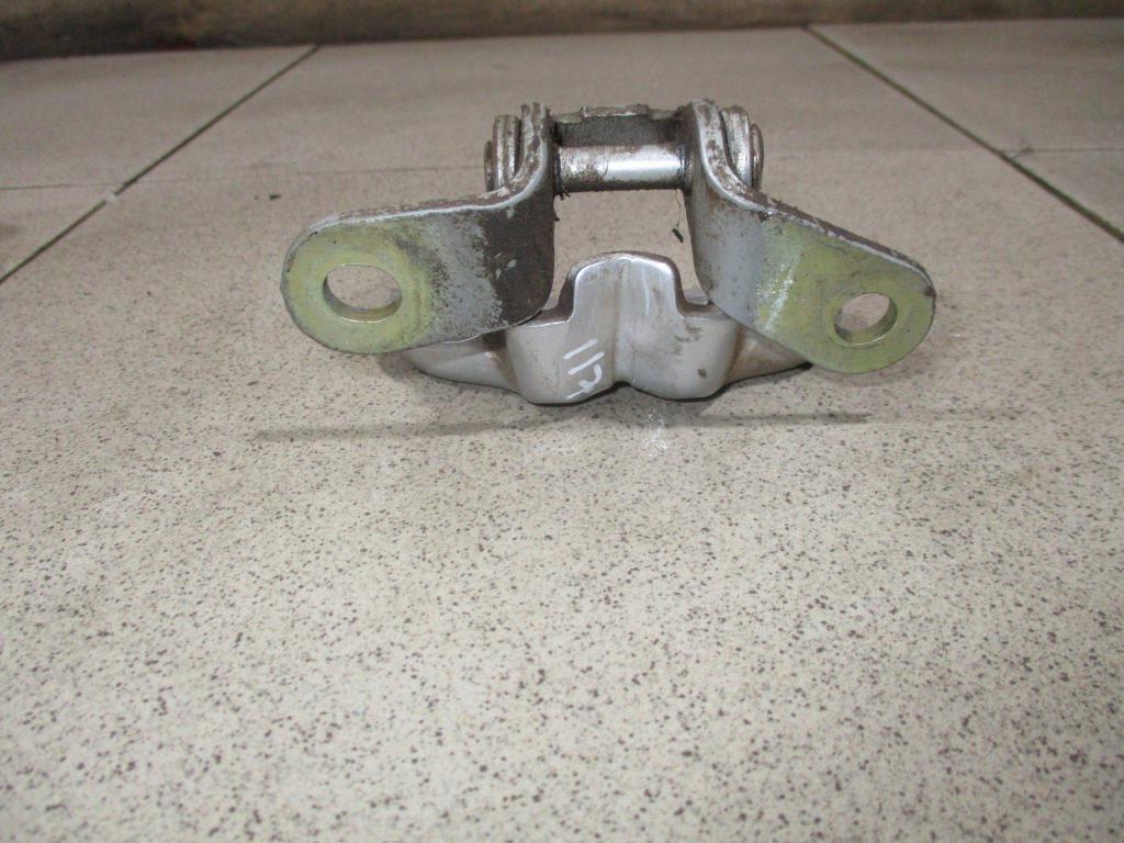 Петля двери задней левой нижняя, 500 рублей, Пермь