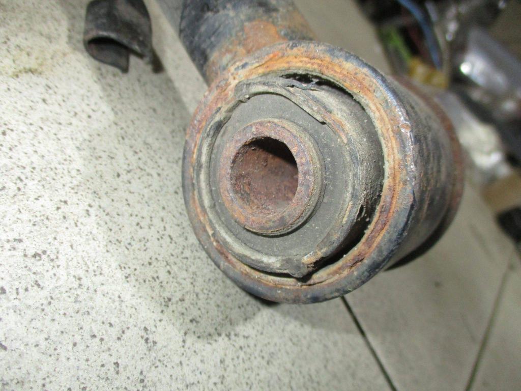 Рычаг передний верхний левый, 2000 рублей, Пермь