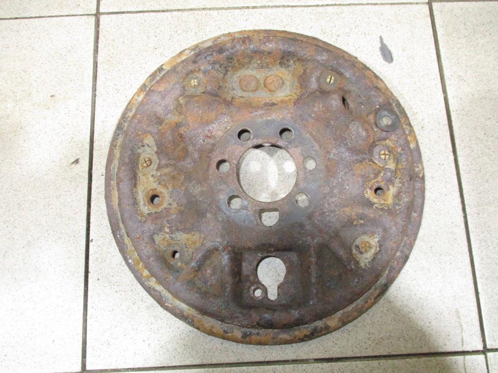 Щит опорный задний правый, 1000 рублей, Пермь