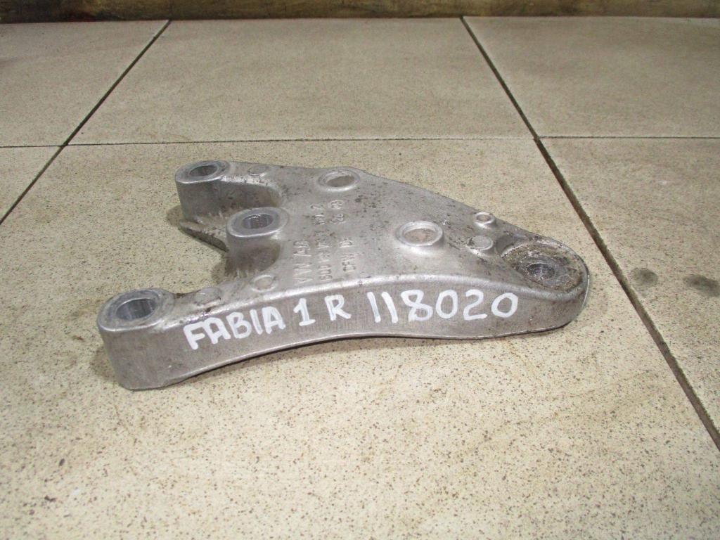 Кронштейн двигателя правый, 500 рублей, Пермь