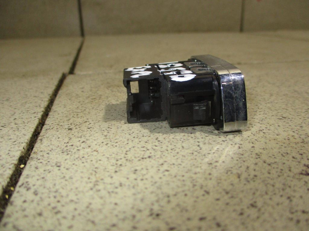 Кнопка центрального замка, 500 рублей, Пермь