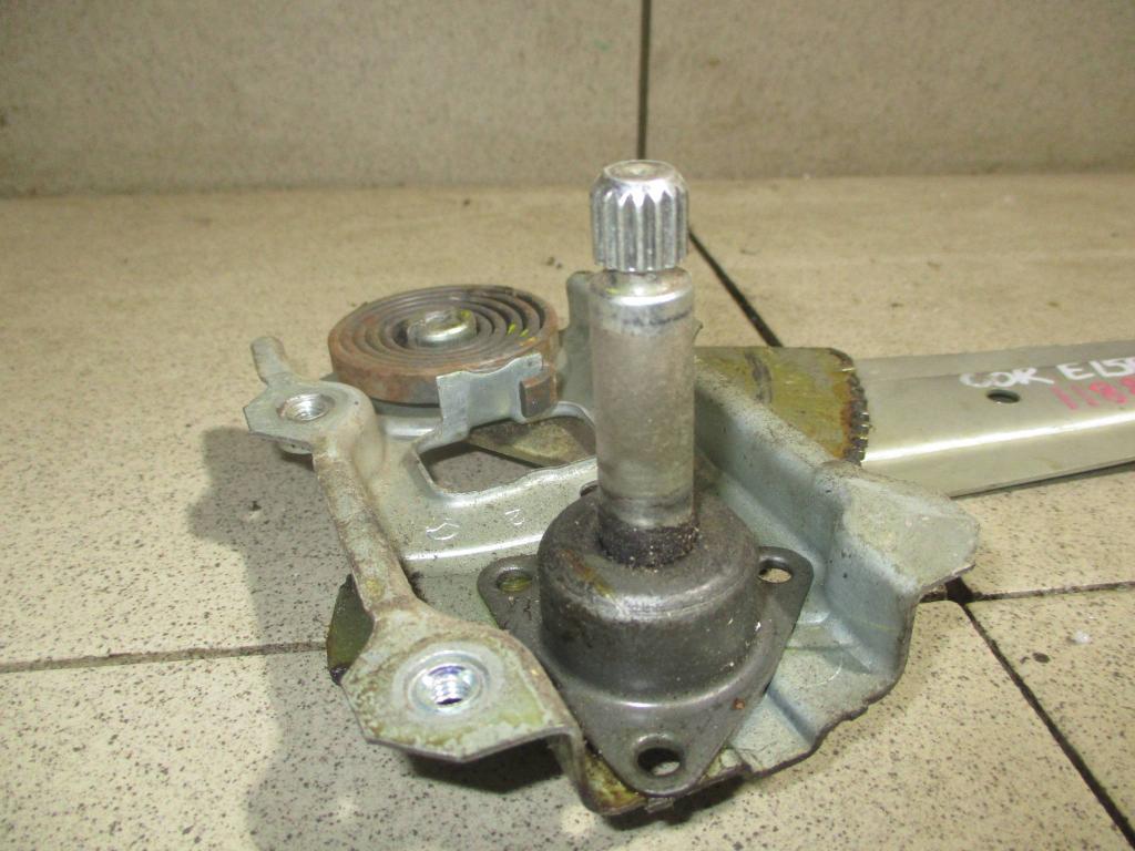 Стеклоподъемник механический задний правый, 550 рублей, Пермь