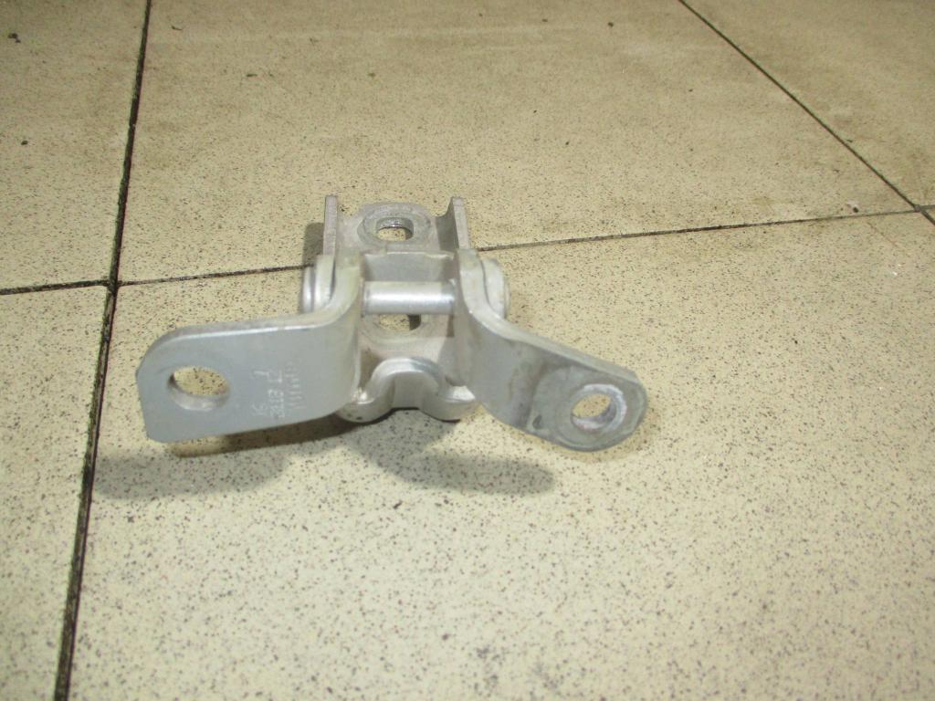 Петля двери задней правой нижняя, 500 рублей, Пермь