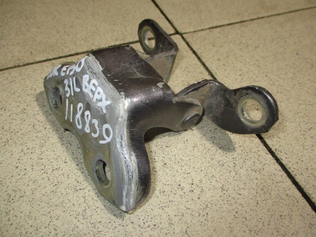 Петля двери задней левой верхняя, 500 рублей, Пермь