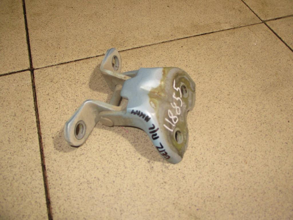 Петля двери передней левой нижняя, 500 рублей, Пермь