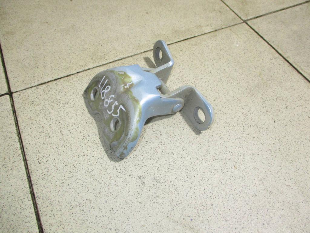 Петля двери передней левой нижняя, 500 рублей, Пермь