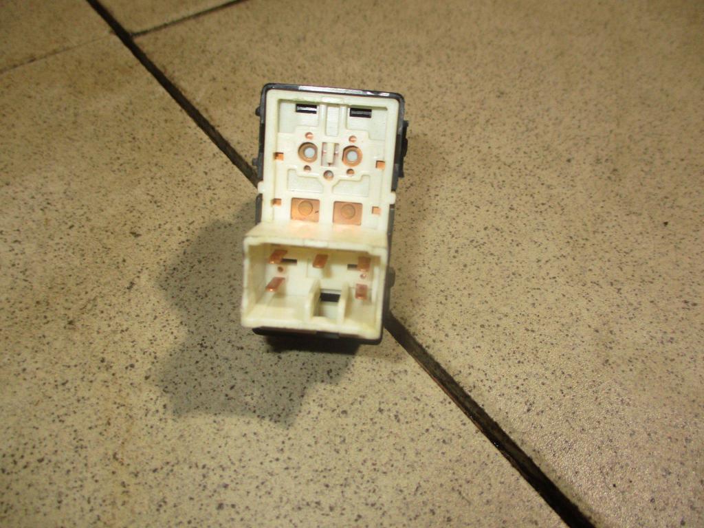 Кнопка стеклоподъемника, 2000 рублей, Пермь