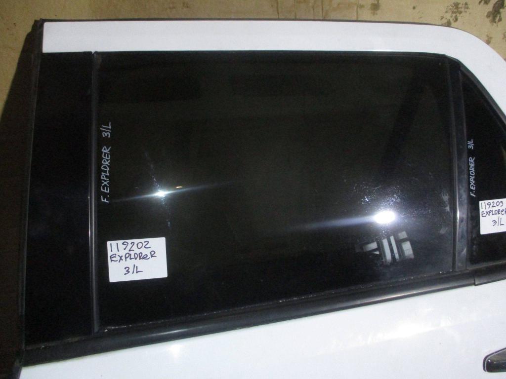 Стекло двери задней левой, 4000 рублей, Пермь