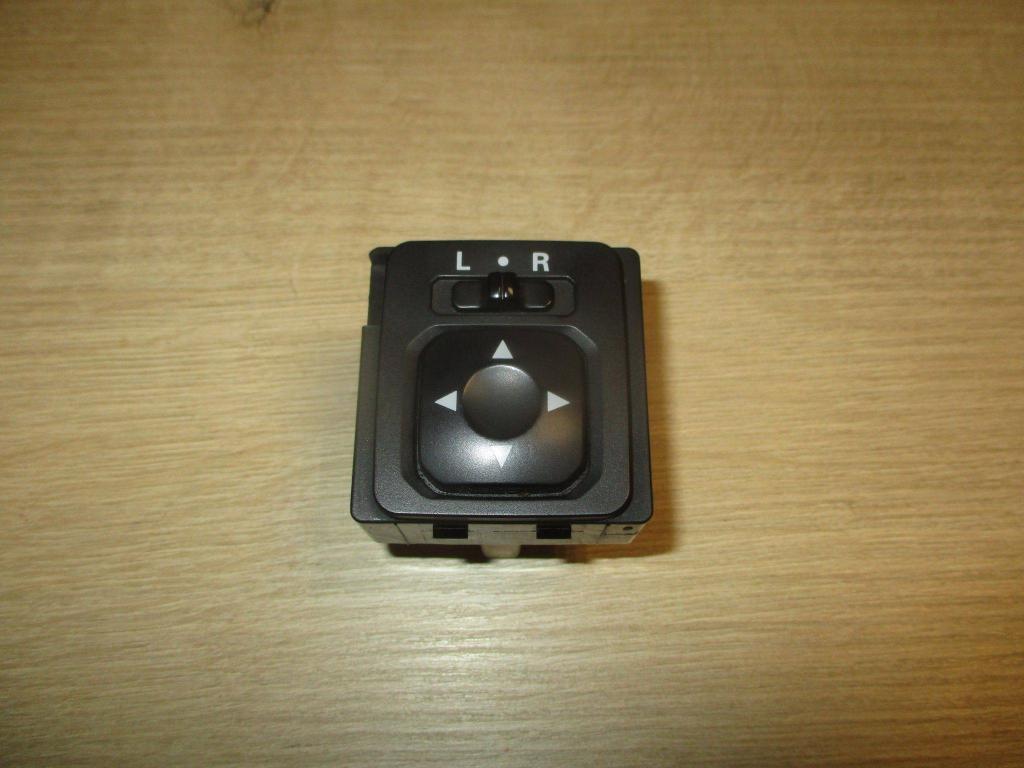 Переключатель регулировки зеркала, 500 рублей, Пермь