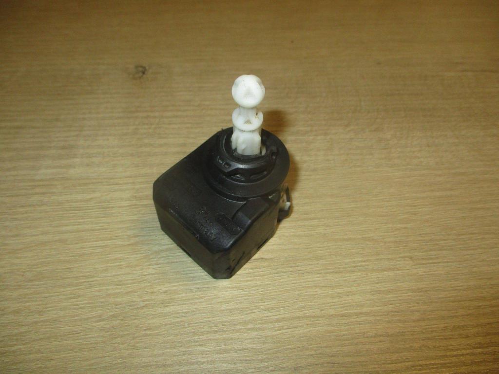 Моторчик корректора фары, 1000 рублей, Пермь