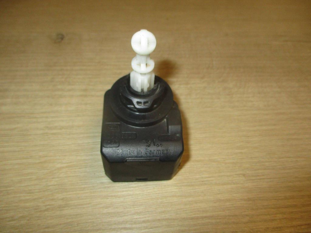 Моторчик корректора фары, 1000 рублей, Пермь