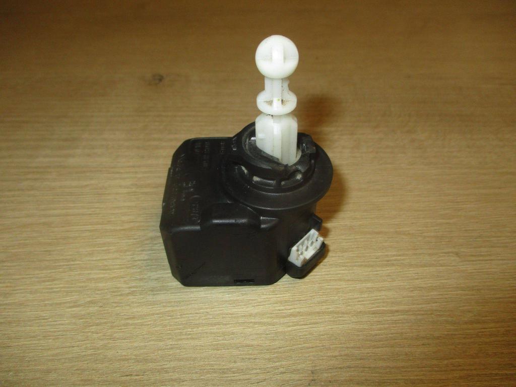 Моторчик корректора фары, 1000 рублей, Пермь