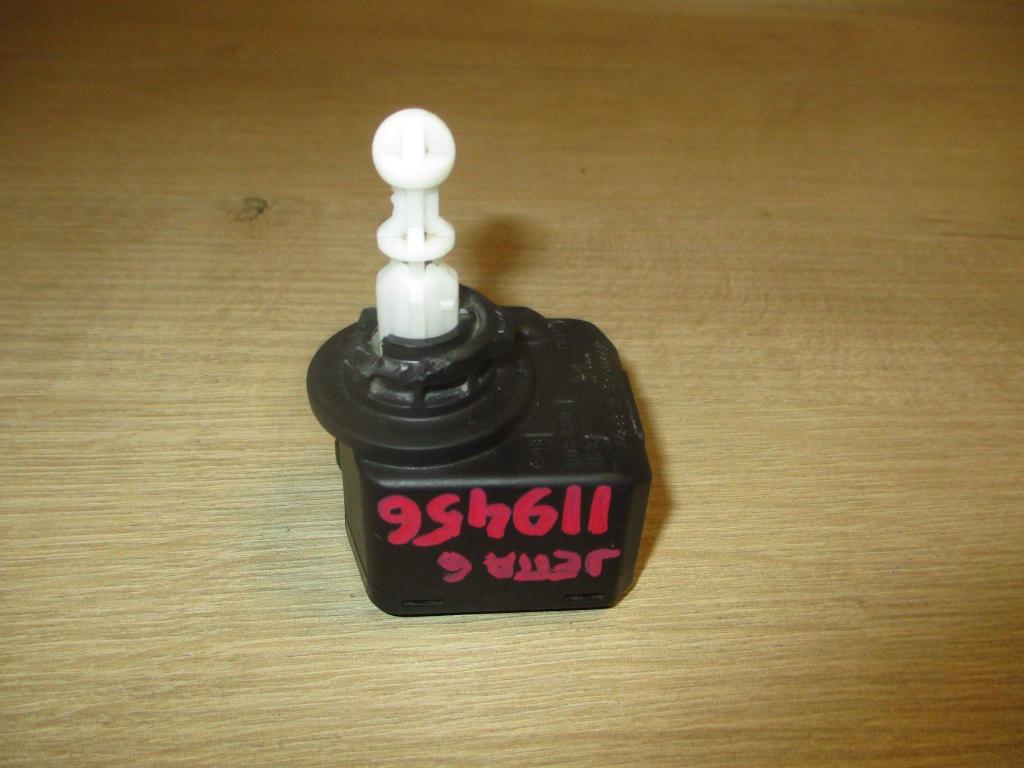 Моторчик корректора фары, 1000 рублей, Пермь