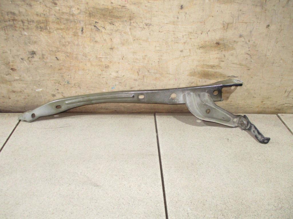 Кронштейн замка капота, 2000 рублей, Пермь