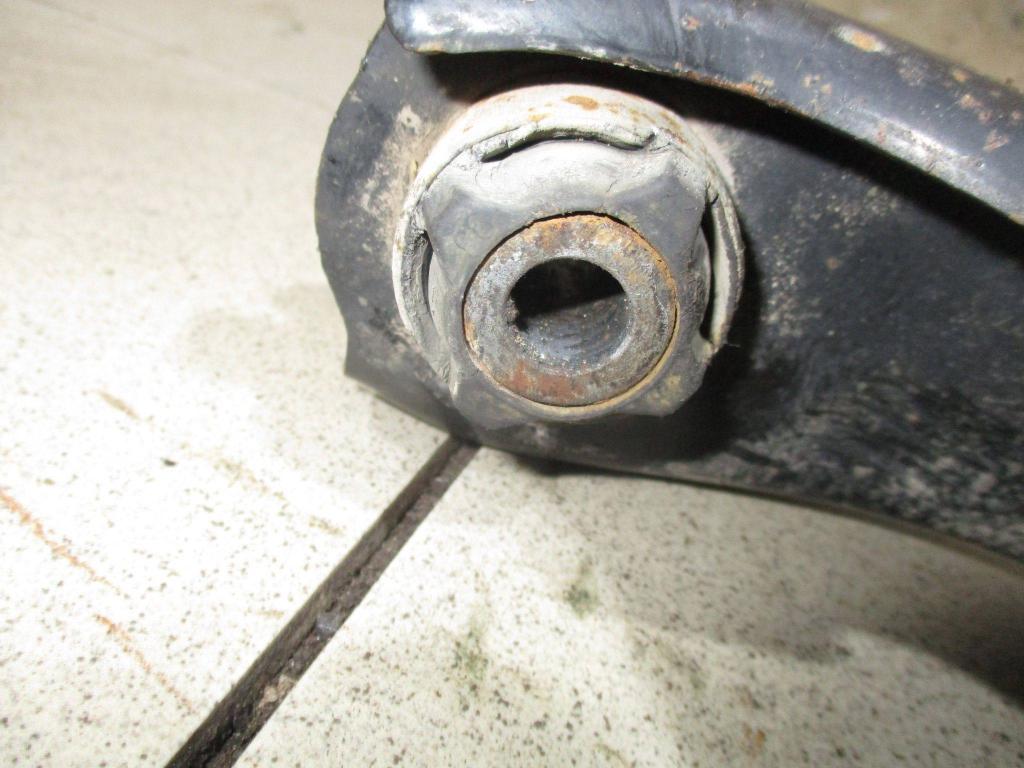 Рычаг передний правый, 1000 рублей, Пермь