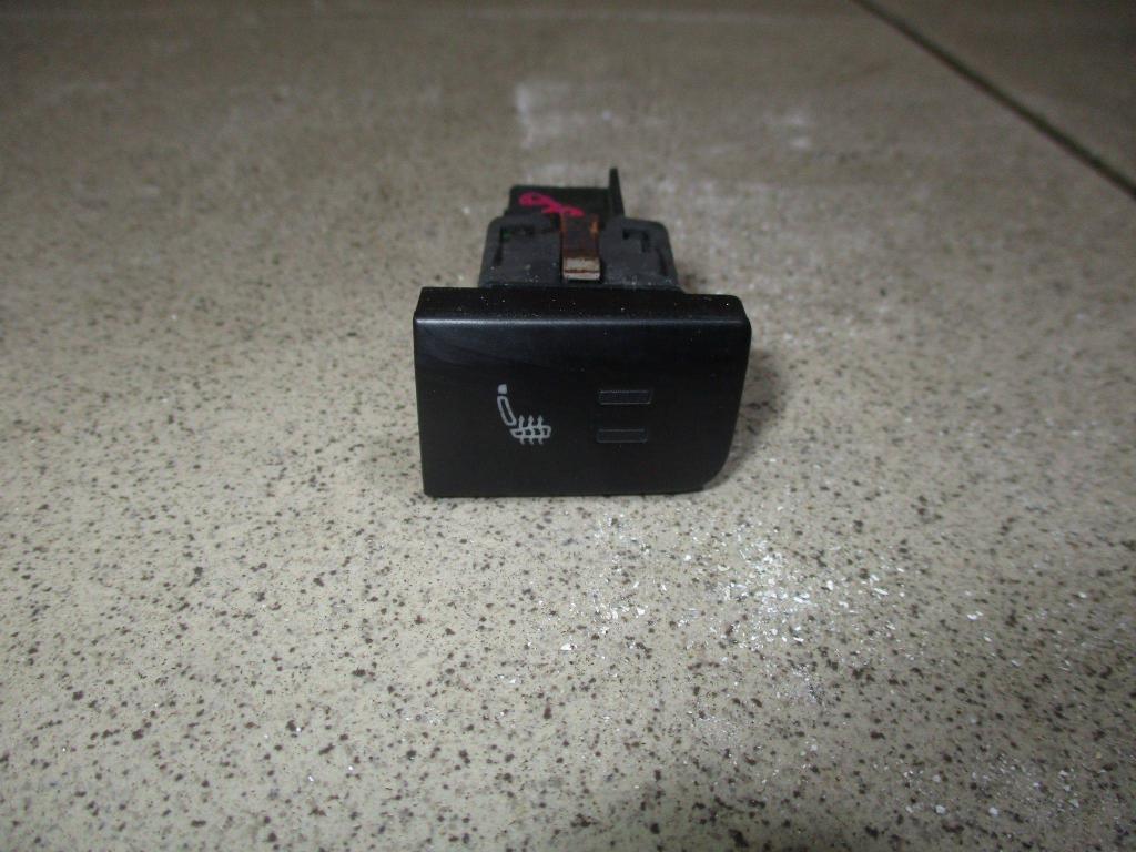 Кнопка обогрева сидений, 1000 рублей, Пермь