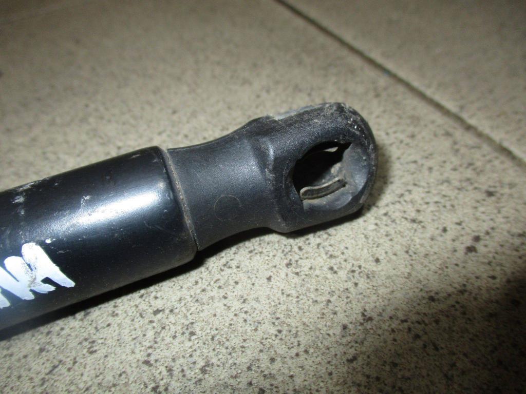 Амортизатор двери багажника, 500 рублей, Пермь