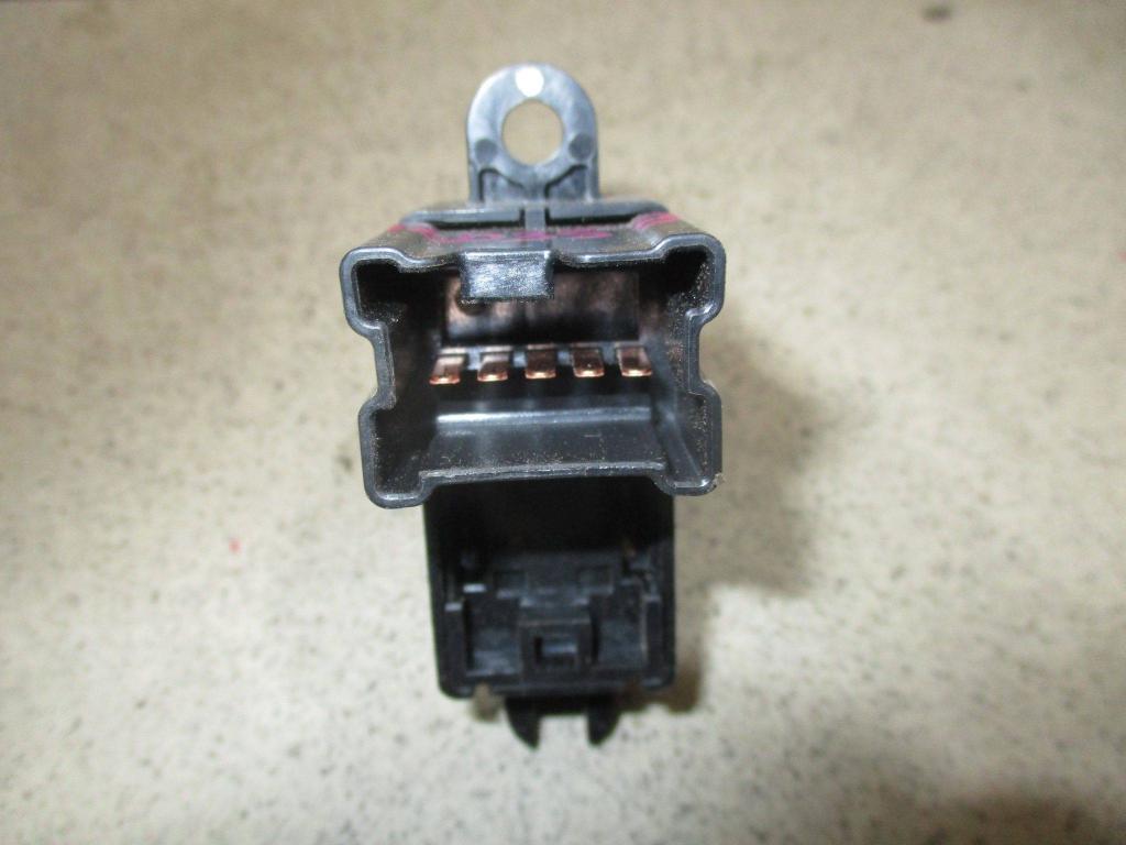 Кнопка стеклоподъемника, 500 рублей, Пермь