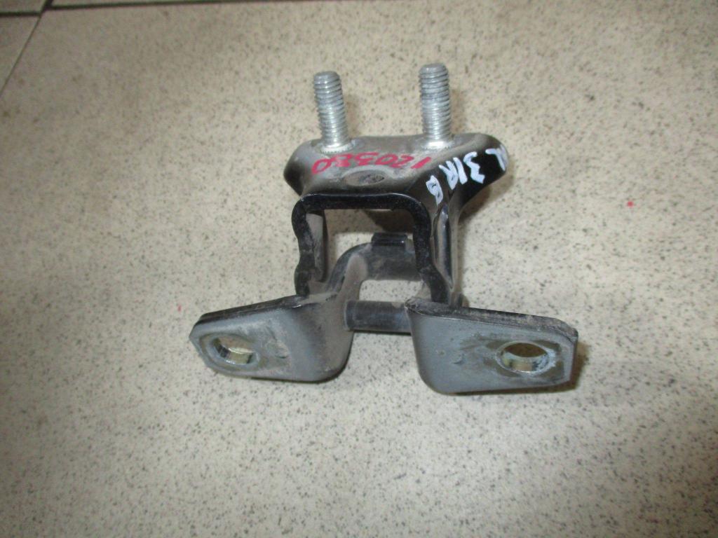 Петля двери задней правой верхняя, 500 рублей, Пермь