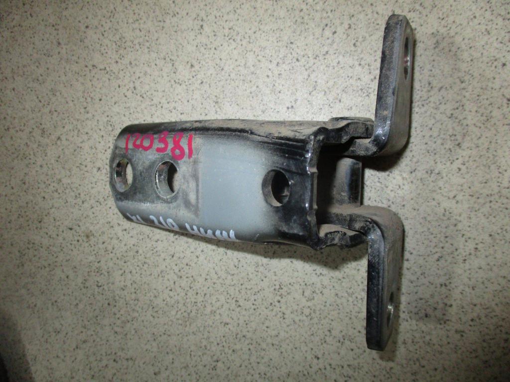 Петля двери задней правой нижняя, 550 рублей, Пермь