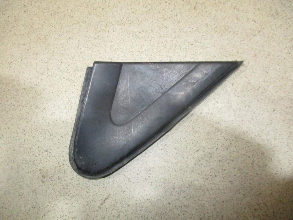 Накладка переднего крыла правого, 500 рублей, Пермь