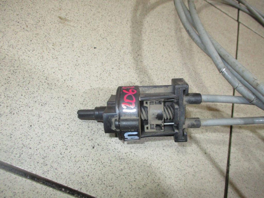 Моторчик корректора фары, 1000 рублей, Пермь