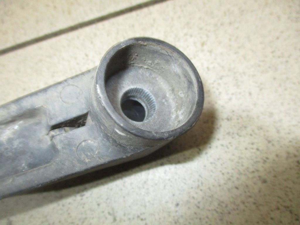 Поводок стеклоочистителя передний левый, 750 рублей, Пермь