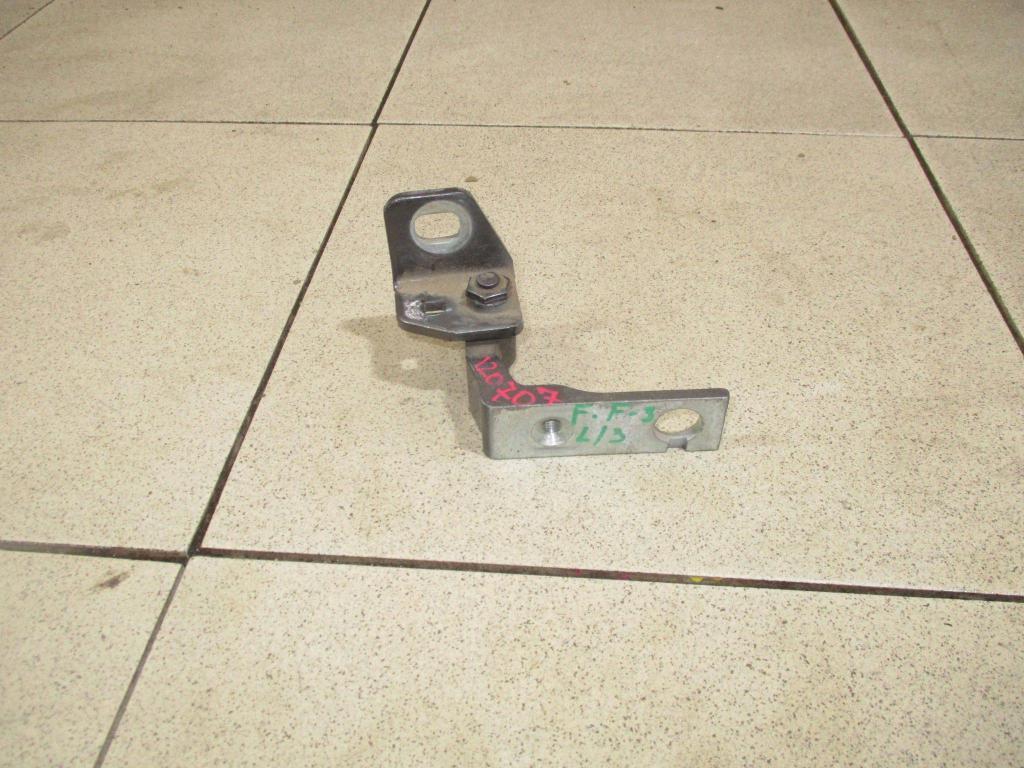 Петля двери задней левой верхняя, 500 рублей, Пермь