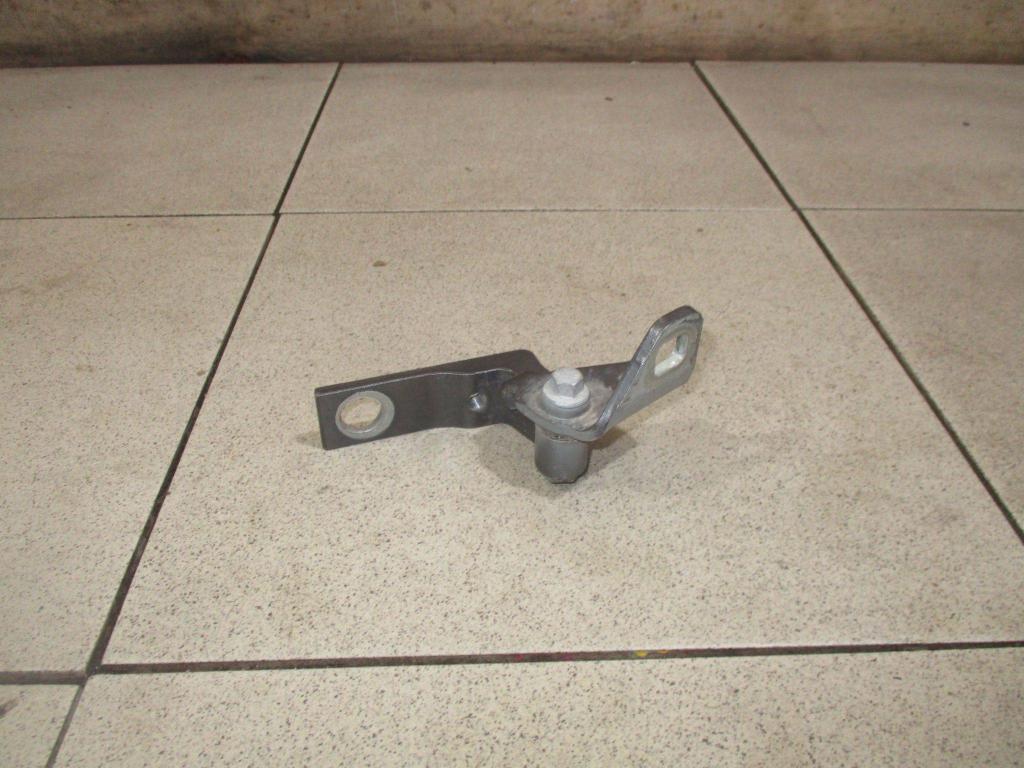 Петля двери задней левой нижняя, 500 рублей, Пермь