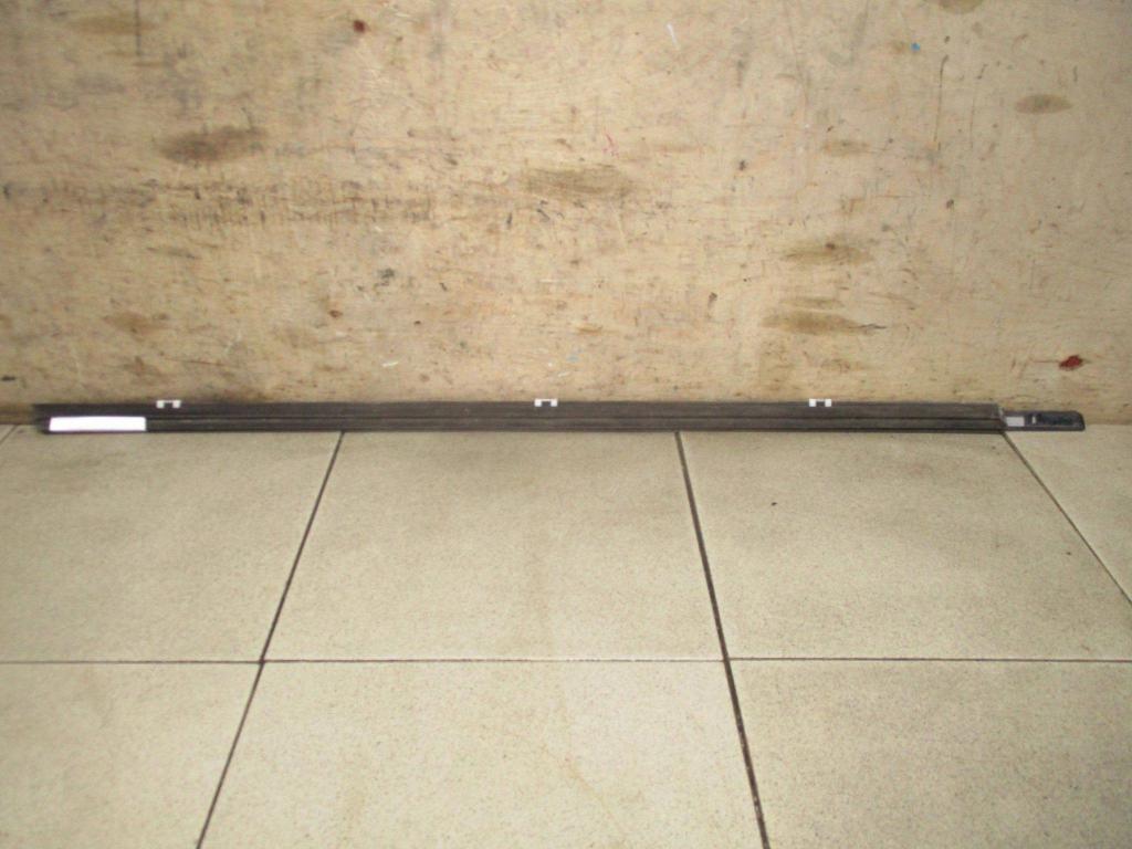 Накладка стекла переднего левого, 1000 рублей, Пермь