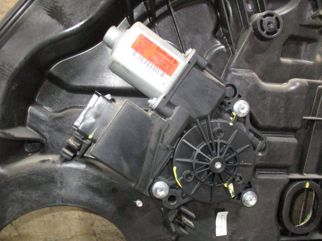 Стеклоподъемник задний правый, 2500 рублей, Пермь