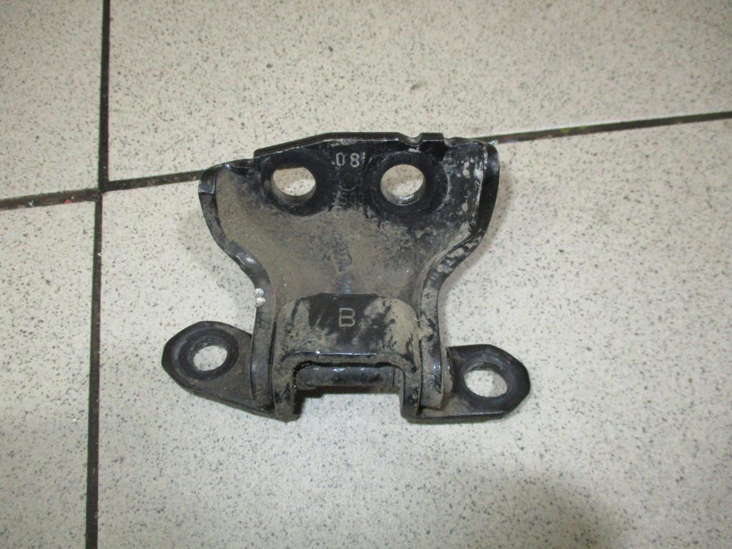 Петля двери передней левой нижняя, 2000 рублей, Пермь