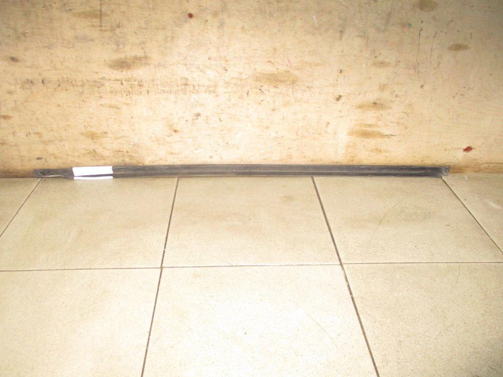 Накладка стекла переднего правого, 1000 рублей, Пермь