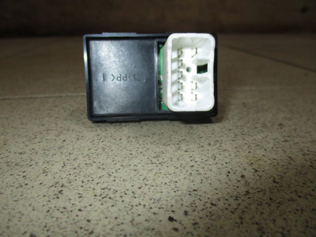 Кнопка стеклоподъемника, 500 рублей, Пермь