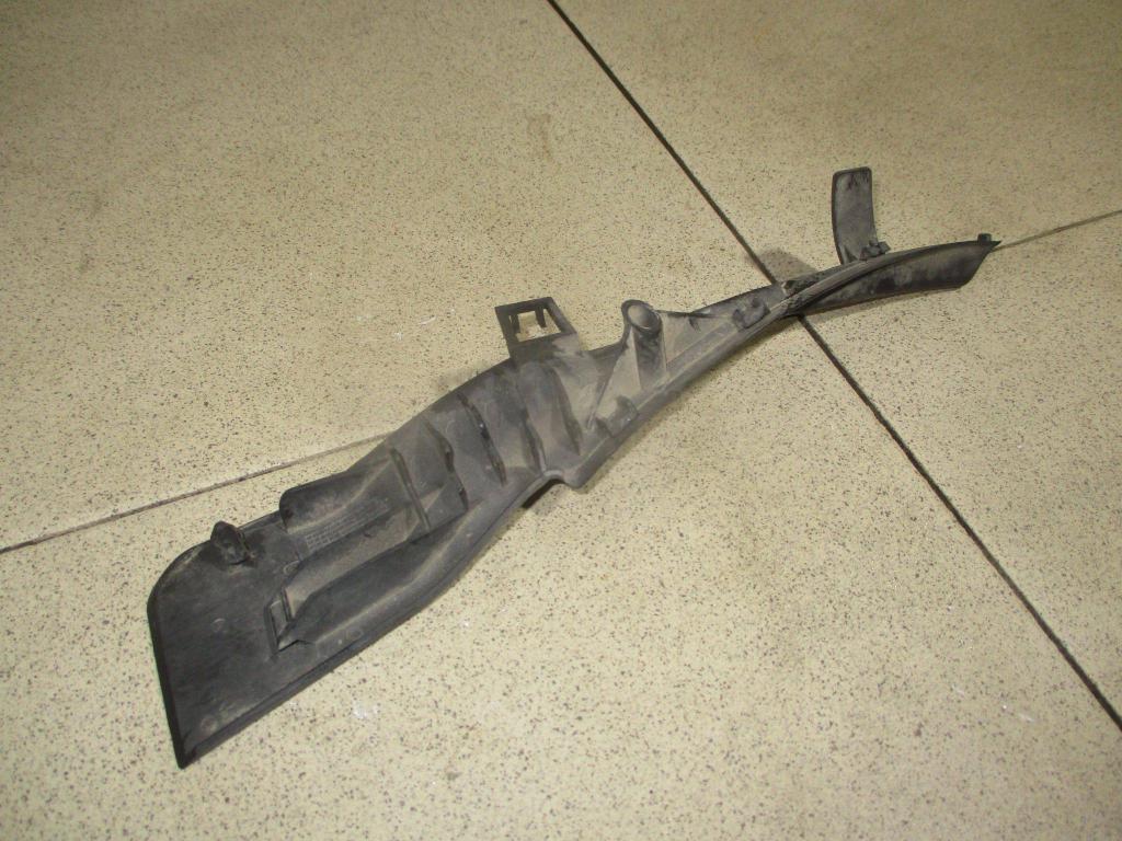 Накладка лобового стекла правая, 1000 рублей, Пермь