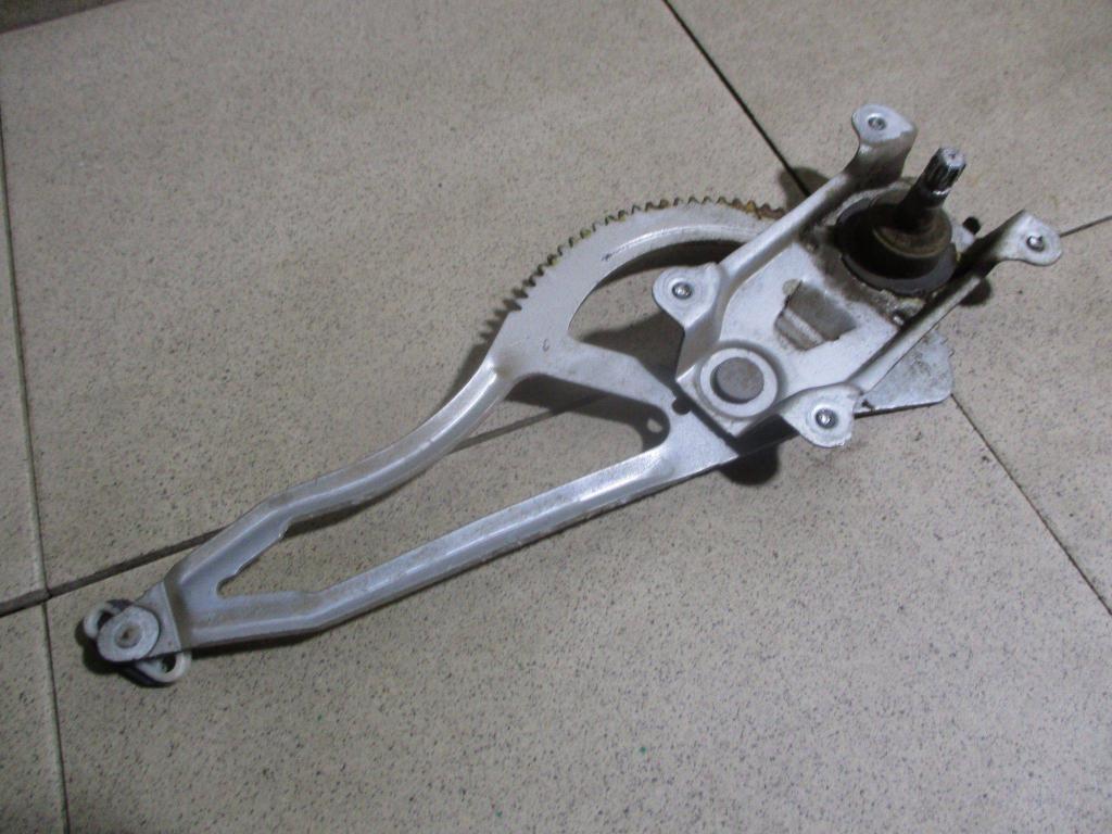 Стеклоподъемник механический задний правый, 500 рублей, Пермь