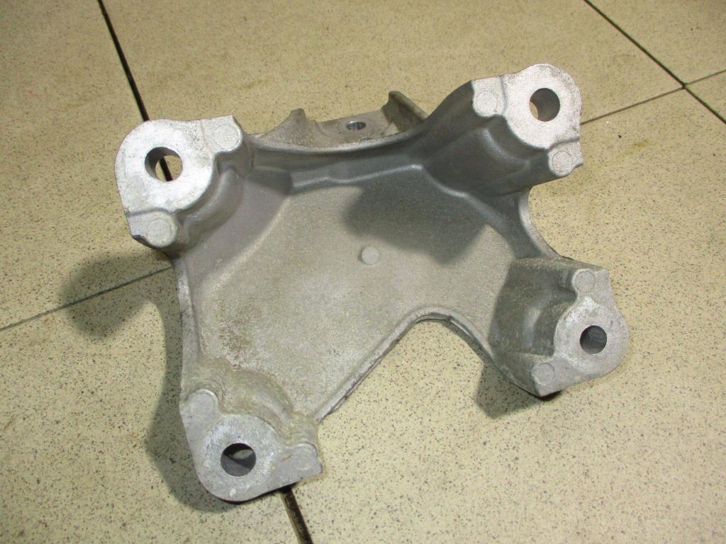 Кронштейн двигателя левый, 5000 рублей, Пермь