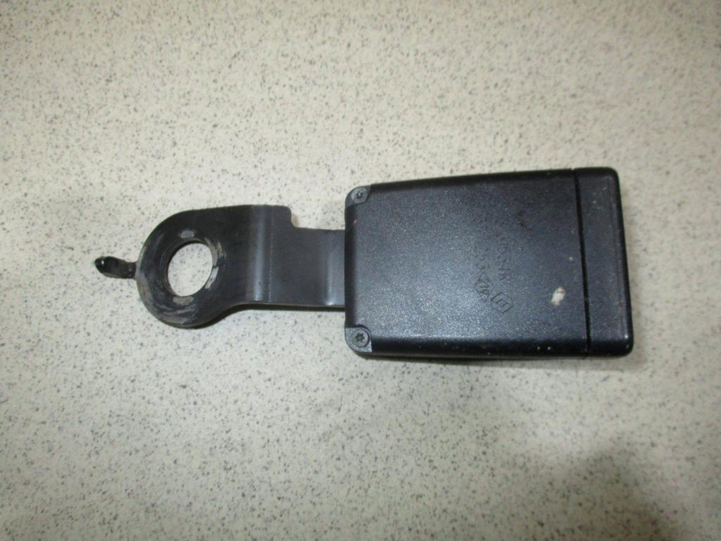 Ответная часть ремня безопасности, 1000 рублей, Пермь