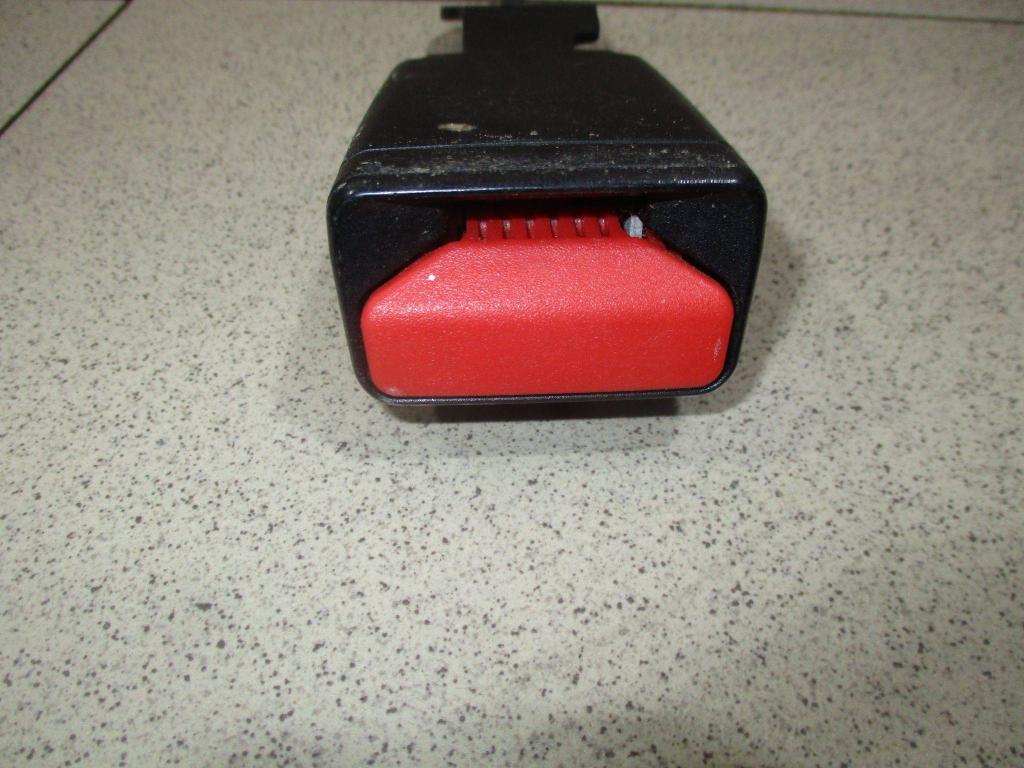 Ответная часть ремня безопасности, 1000 рублей, Пермь