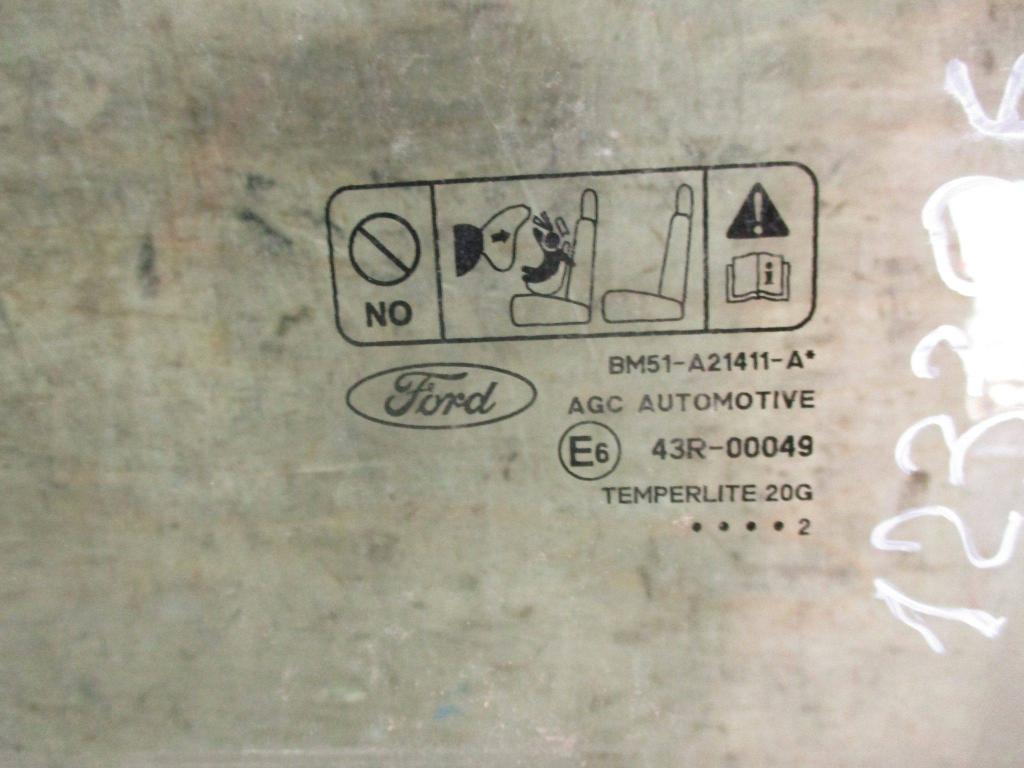 Стекло двери передней левой, 1500 рублей, Пермь