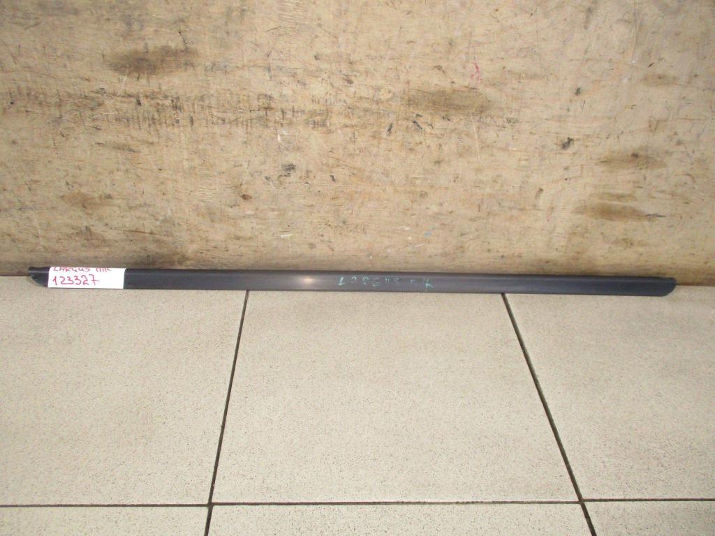 Накладка стекла переднего правого, 500 рублей, Пермь